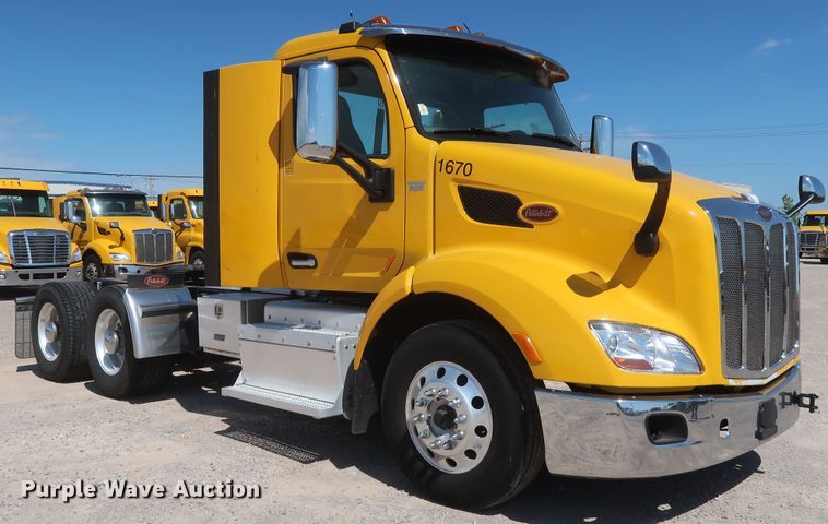 image for item HA9110 2016 Peterbilt 379  semi truck