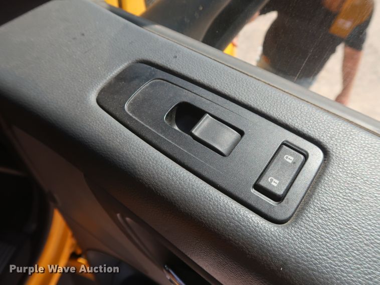 image for item HA9110 2016 Peterbilt 379  semi truck