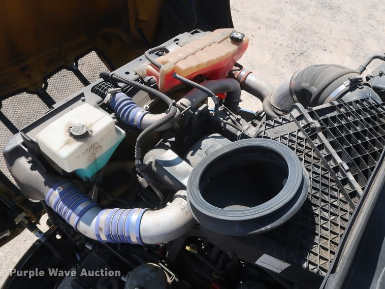 image for item HA9110 2016 Peterbilt 379  semi truck