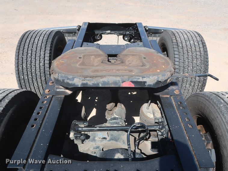 image for item HA9110 2016 Peterbilt 379  semi truck