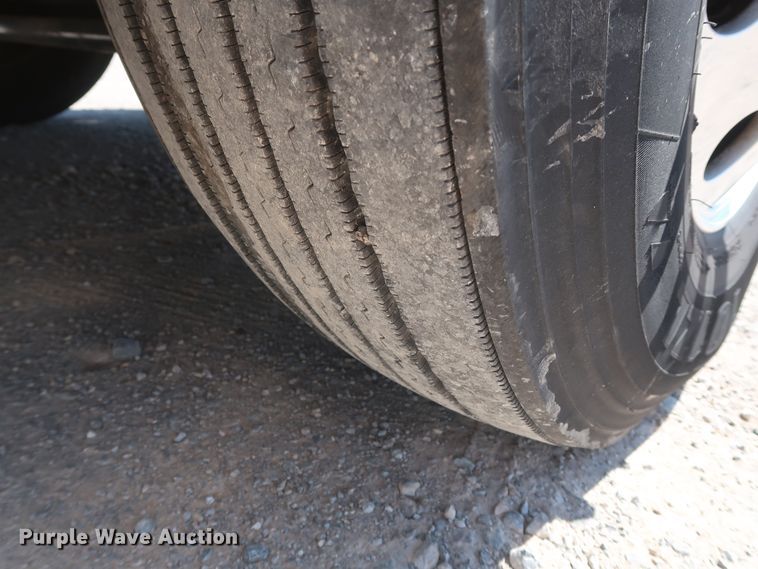 image for item HA9110 2016 Peterbilt 379  semi truck