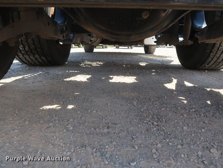 image for item HA9110 2016 Peterbilt 379  semi truck