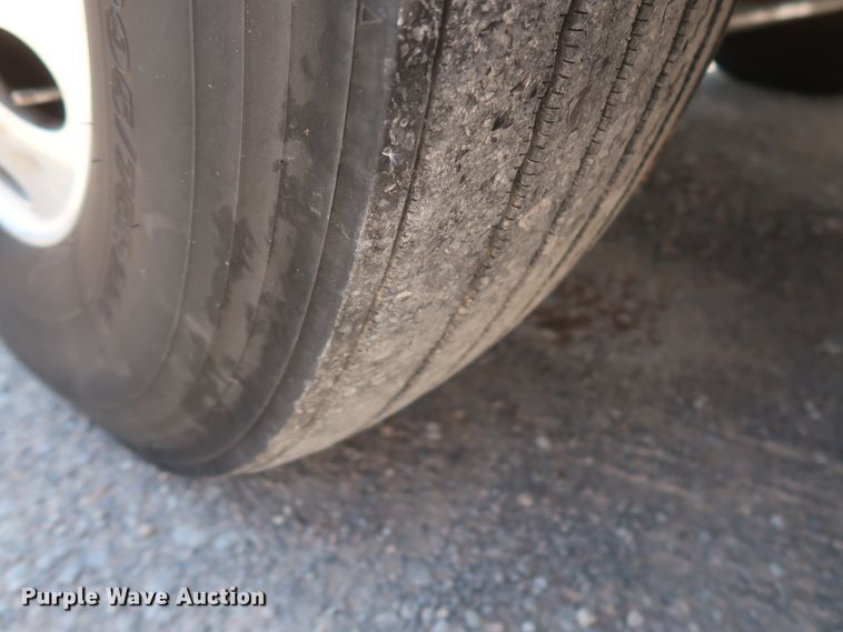 image for item HA9110 2016 Peterbilt 379  semi truck