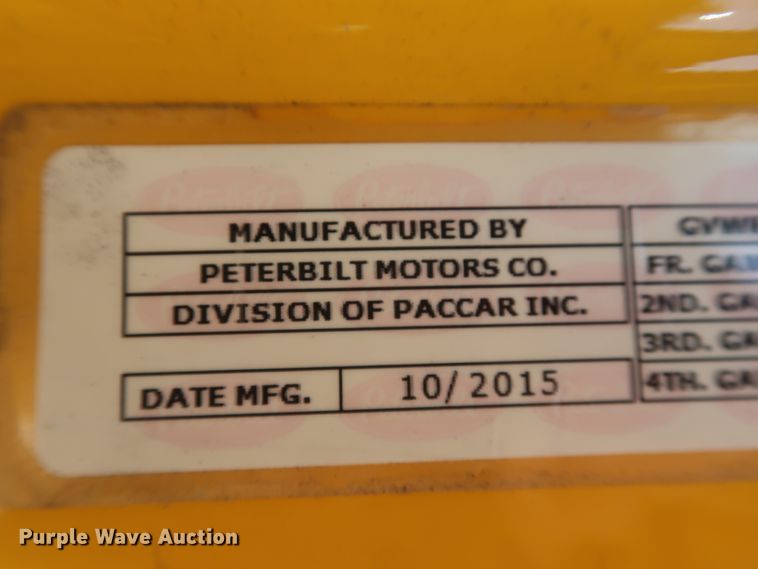 image for item HA9110 2016 Peterbilt 379  semi truck