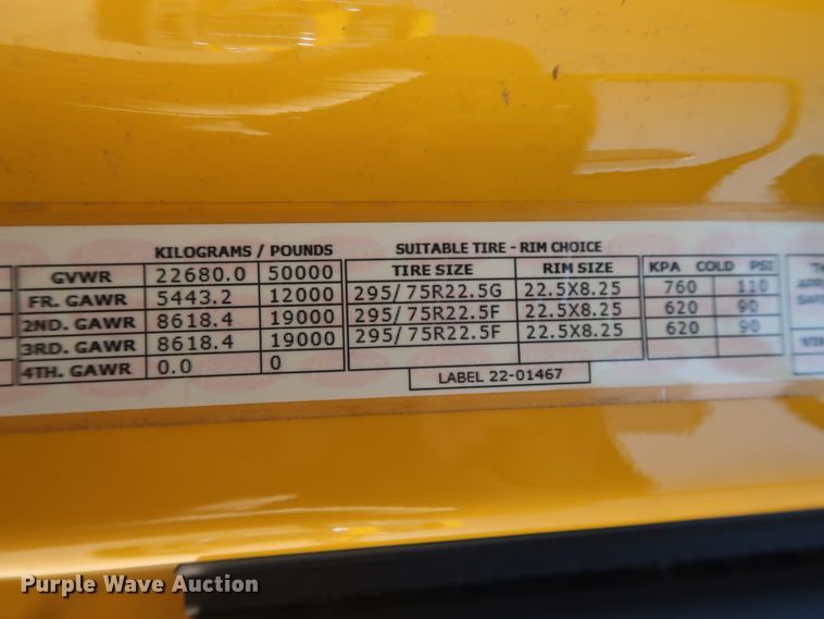 image for item HA9110 2016 Peterbilt 379  semi truck