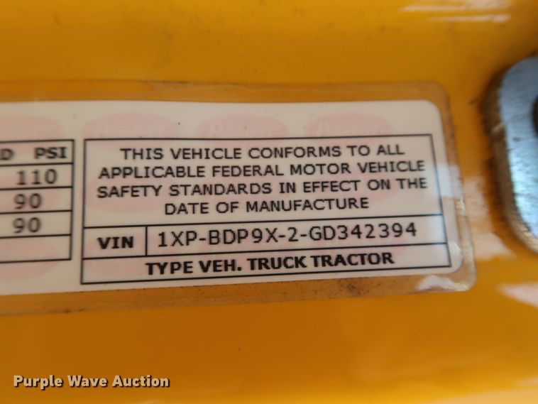 image for item HA9110 2016 Peterbilt 379  semi truck