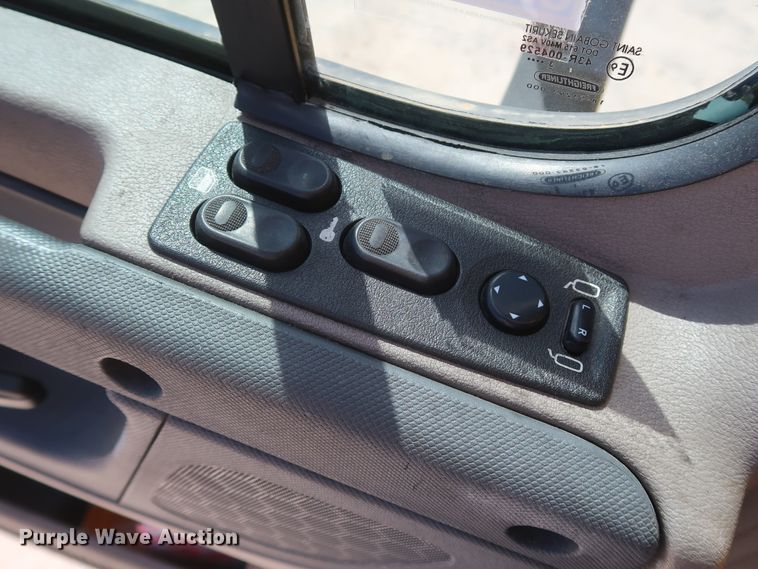 image for item HA9111 2014 Freightliner Cascadia 125  semi truck