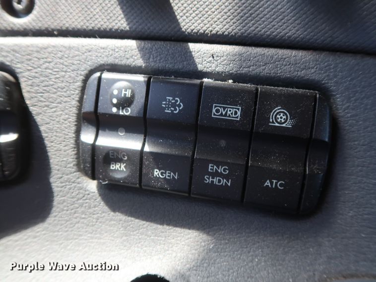 image for item HA9111 2014 Freightliner Cascadia 125  semi truck