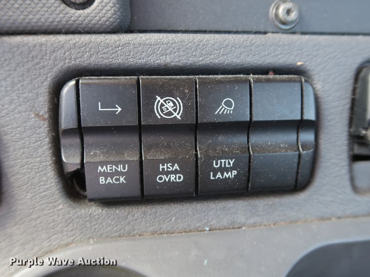 image for item HA9111 2014 Freightliner Cascadia 125  semi truck