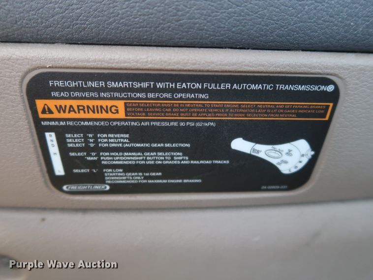 image for item HA9111 2014 Freightliner Cascadia 125  semi truck