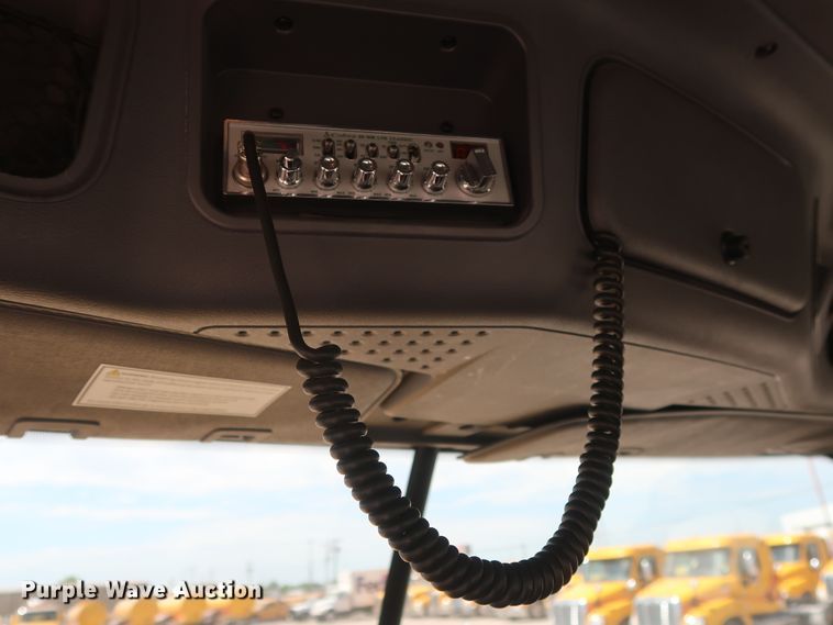 image for item HA9111 2014 Freightliner Cascadia 125  semi truck