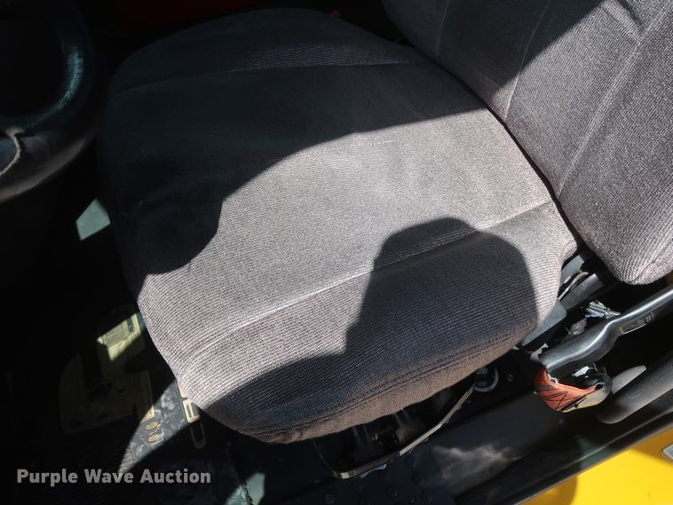 image for item HA9111 2014 Freightliner Cascadia 125  semi truck