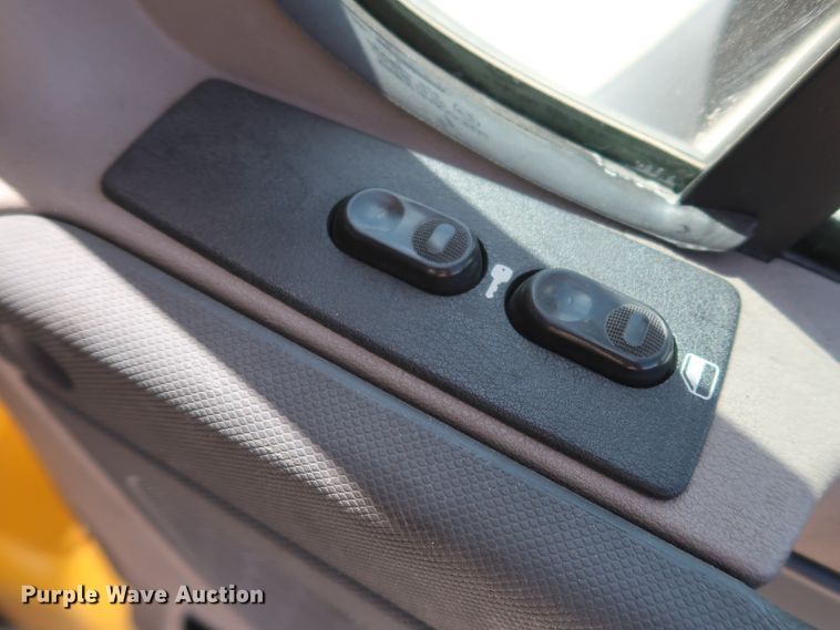 image for item HA9111 2014 Freightliner Cascadia 125  semi truck