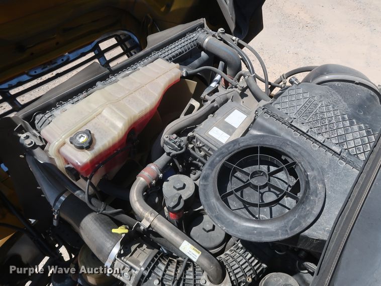 image for item HA9111 2014 Freightliner Cascadia 125  semi truck