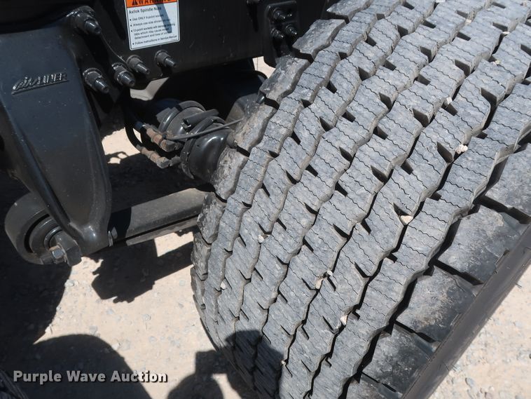 image for item HA9111 2014 Freightliner Cascadia 125  semi truck