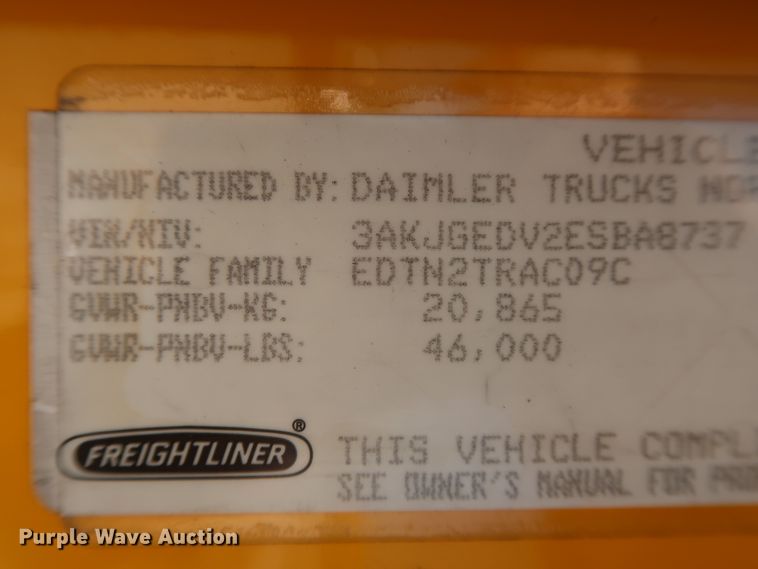 image for item HA9111 2014 Freightliner Cascadia 125  semi truck