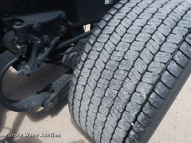 image for item HA9112 2016 Peterbilt 579  semi truck