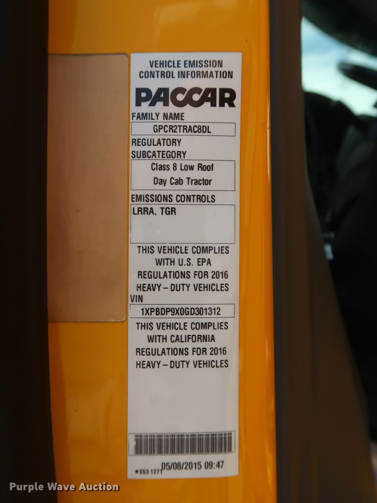 image for item HA9112 2016 Peterbilt 579  semi truck