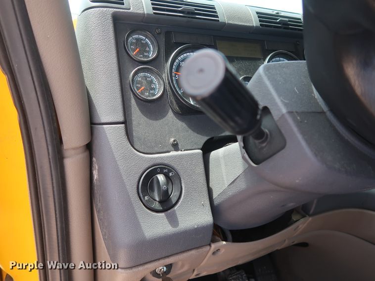 image for item HA9113 2016 Freightliner Cascadia 125  semi truck