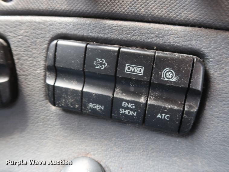 image for item HA9113 2016 Freightliner Cascadia 125  semi truck