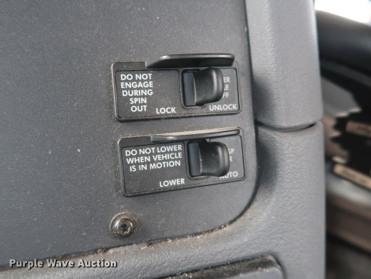 image for item HA9113 2016 Freightliner Cascadia 125  semi truck