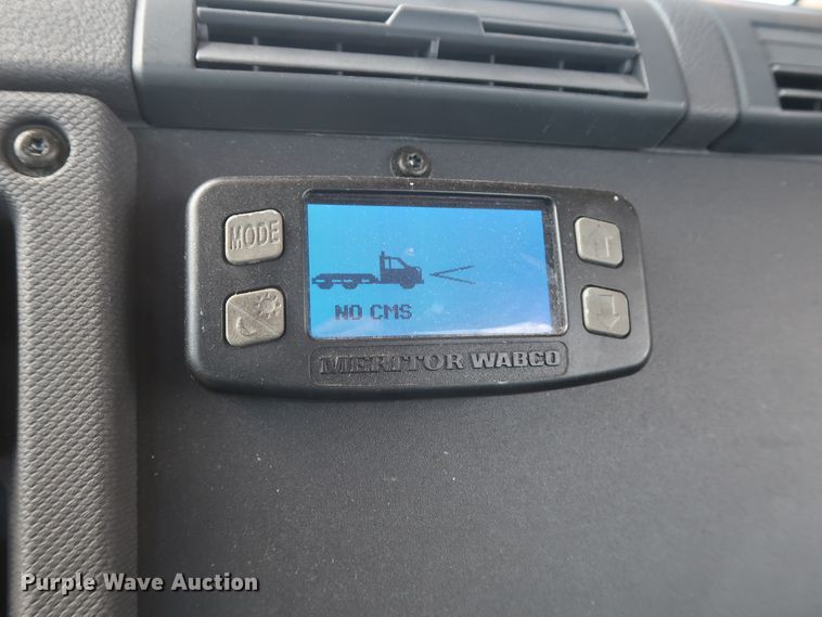 image for item HA9113 2016 Freightliner Cascadia 125  semi truck