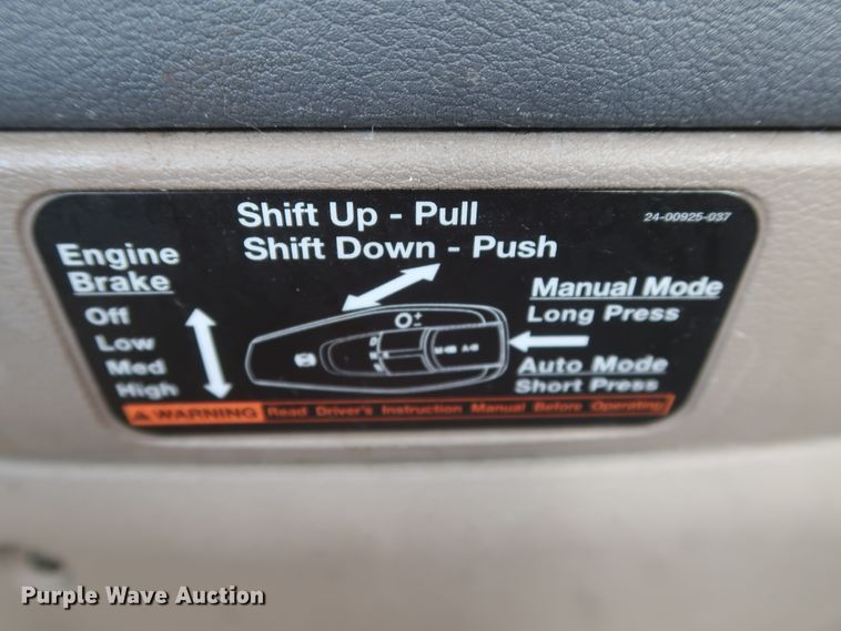 image for item HA9113 2016 Freightliner Cascadia 125  semi truck