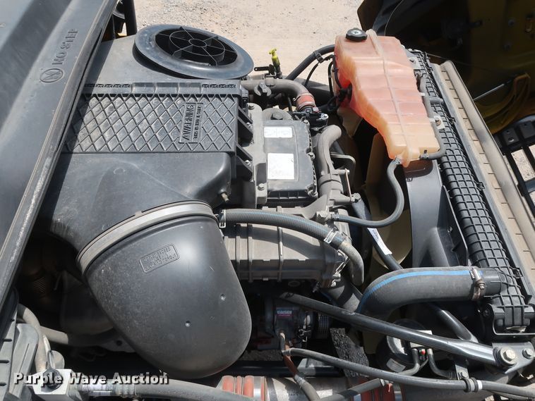 image for item HA9113 2016 Freightliner Cascadia 125  semi truck