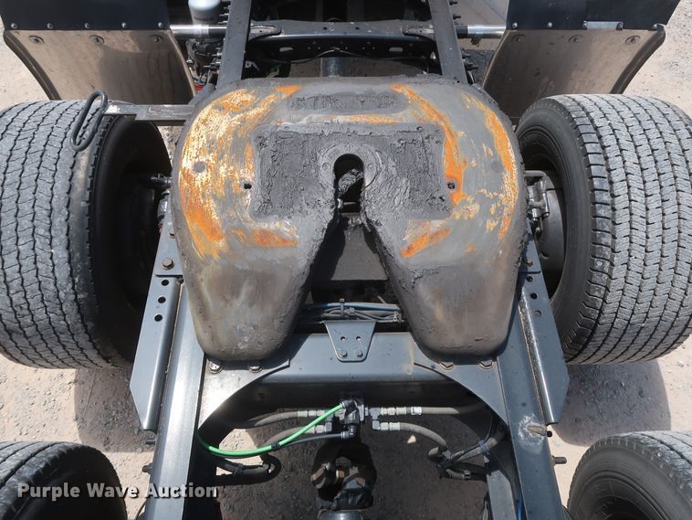 image for item HA9113 2016 Freightliner Cascadia 125  semi truck