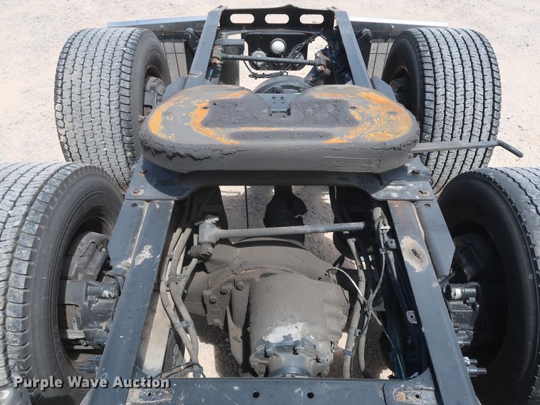 image for item HA9113 2016 Freightliner Cascadia 125  semi truck