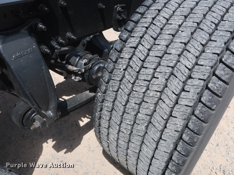 image for item HA9113 2016 Freightliner Cascadia 125  semi truck