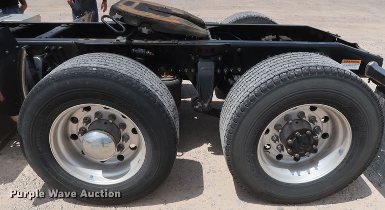 image for item HA9113 2016 Freightliner Cascadia 125  semi truck