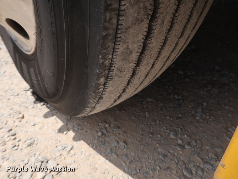 image for item HA9113 2016 Freightliner Cascadia 125  semi truck