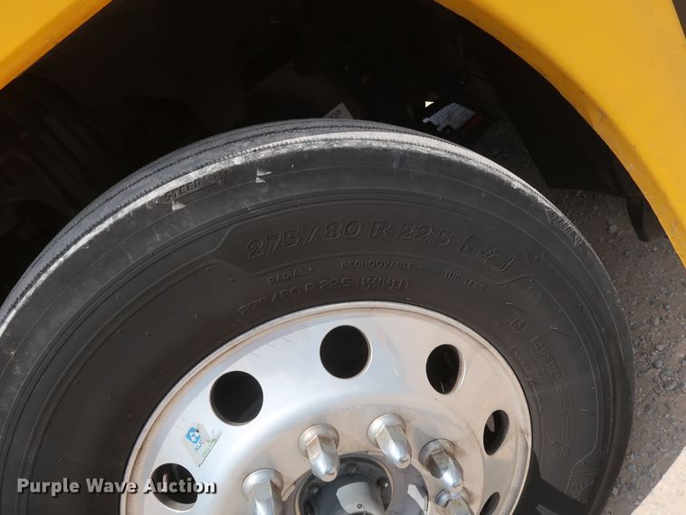 image for item HA9113 2016 Freightliner Cascadia 125  semi truck