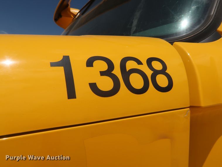 image for item HA9113 2016 Freightliner Cascadia 125  semi truck