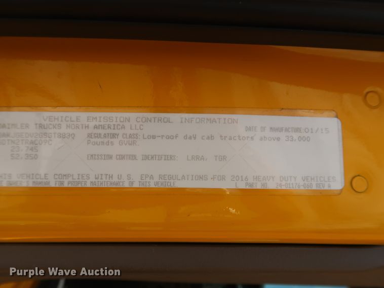 image for item HA9113 2016 Freightliner Cascadia 125  semi truck