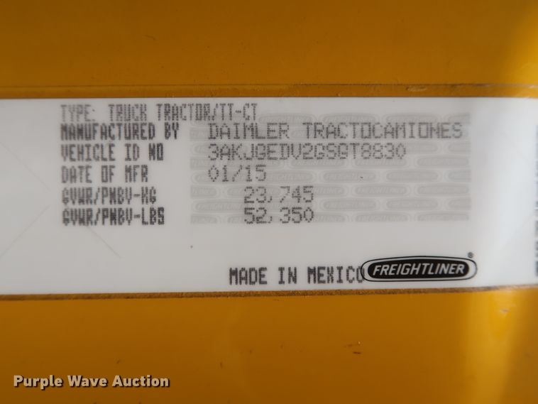 image for item HA9113 2016 Freightliner Cascadia 125  semi truck