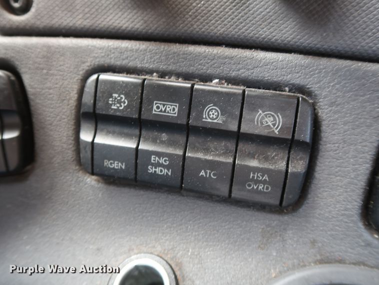 image for item HA9114 2017 Freightliner Cascadia 125  semi truck