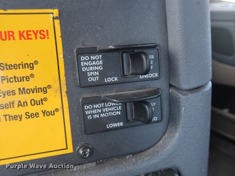 image for item HA9114 2017 Freightliner Cascadia 125  semi truck