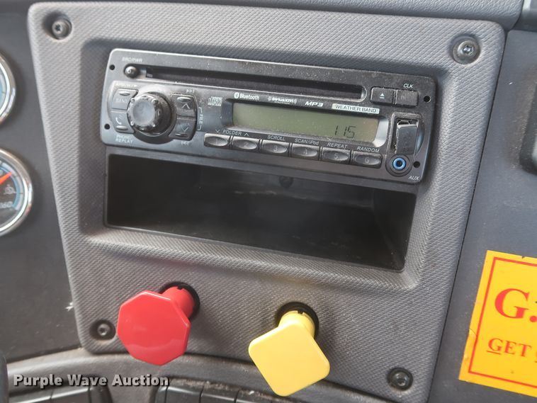 image for item HA9114 2017 Freightliner Cascadia 125  semi truck