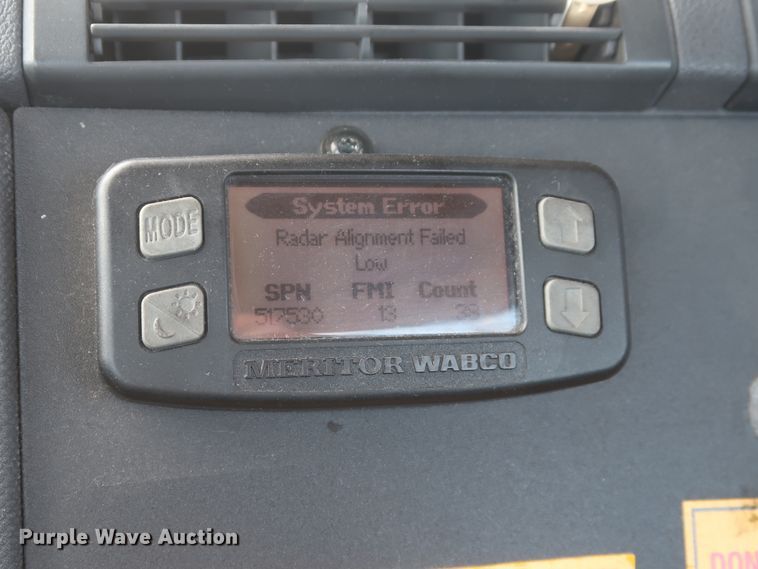 image for item HA9114 2017 Freightliner Cascadia 125  semi truck