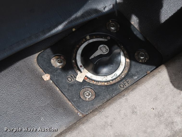 image for item HA9114 2017 Freightliner Cascadia 125  semi truck