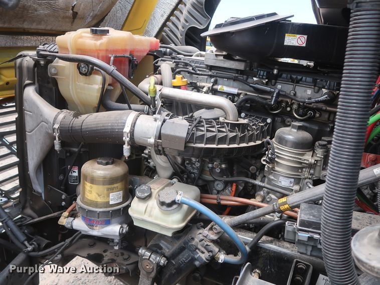 image for item HA9114 2017 Freightliner Cascadia 125  semi truck