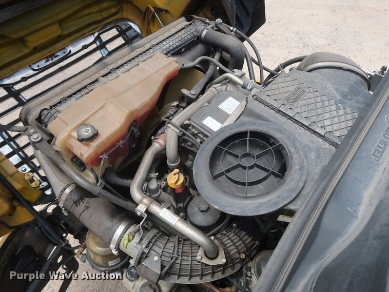 image for item HA9114 2017 Freightliner Cascadia 125  semi truck