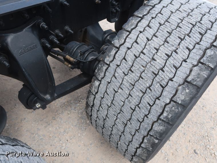 image for item HA9114 2017 Freightliner Cascadia 125  semi truck