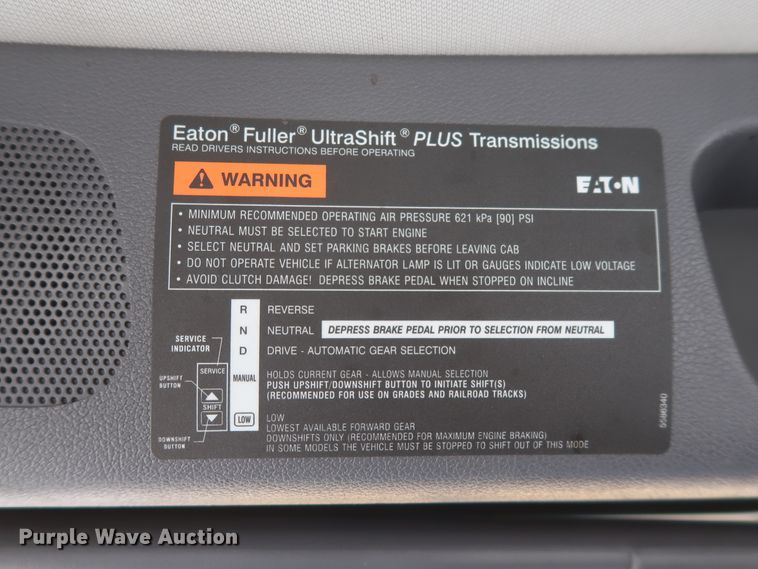 image for item HA9115 2017 Peterbilt 579  semi truck