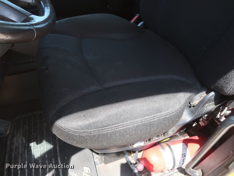 image for item HA9115 2017 Peterbilt 579  semi truck