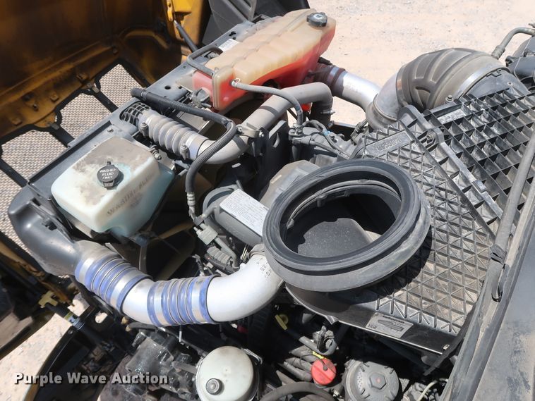 image for item HA9115 2017 Peterbilt 579  semi truck