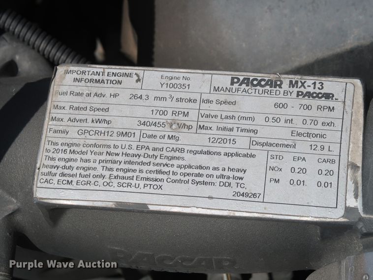 image for item HA9115 2017 Peterbilt 579  semi truck