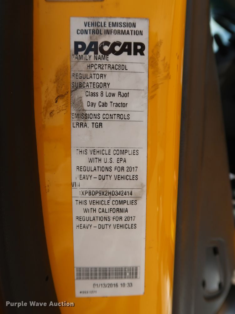 image for item HA9115 2017 Peterbilt 579  semi truck